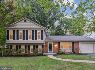 7720 Hayfield Rd, Alexandria, VA 22315