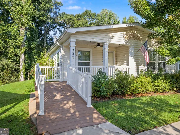 35 Redwood Cir, Newnan, GA 30263
