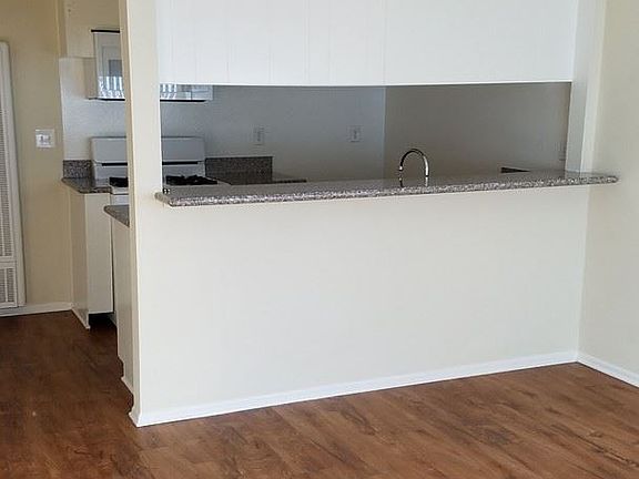5th image of 12021 Magnolia Blvd APT 219