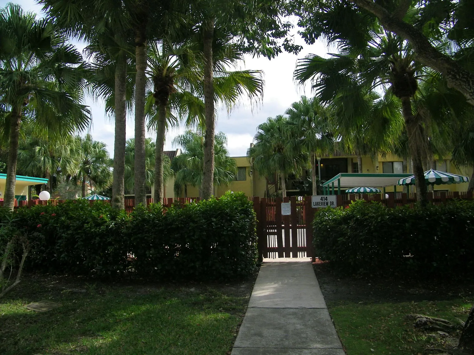 2 bed, 1283 sqft, $2,200 — Photo 2