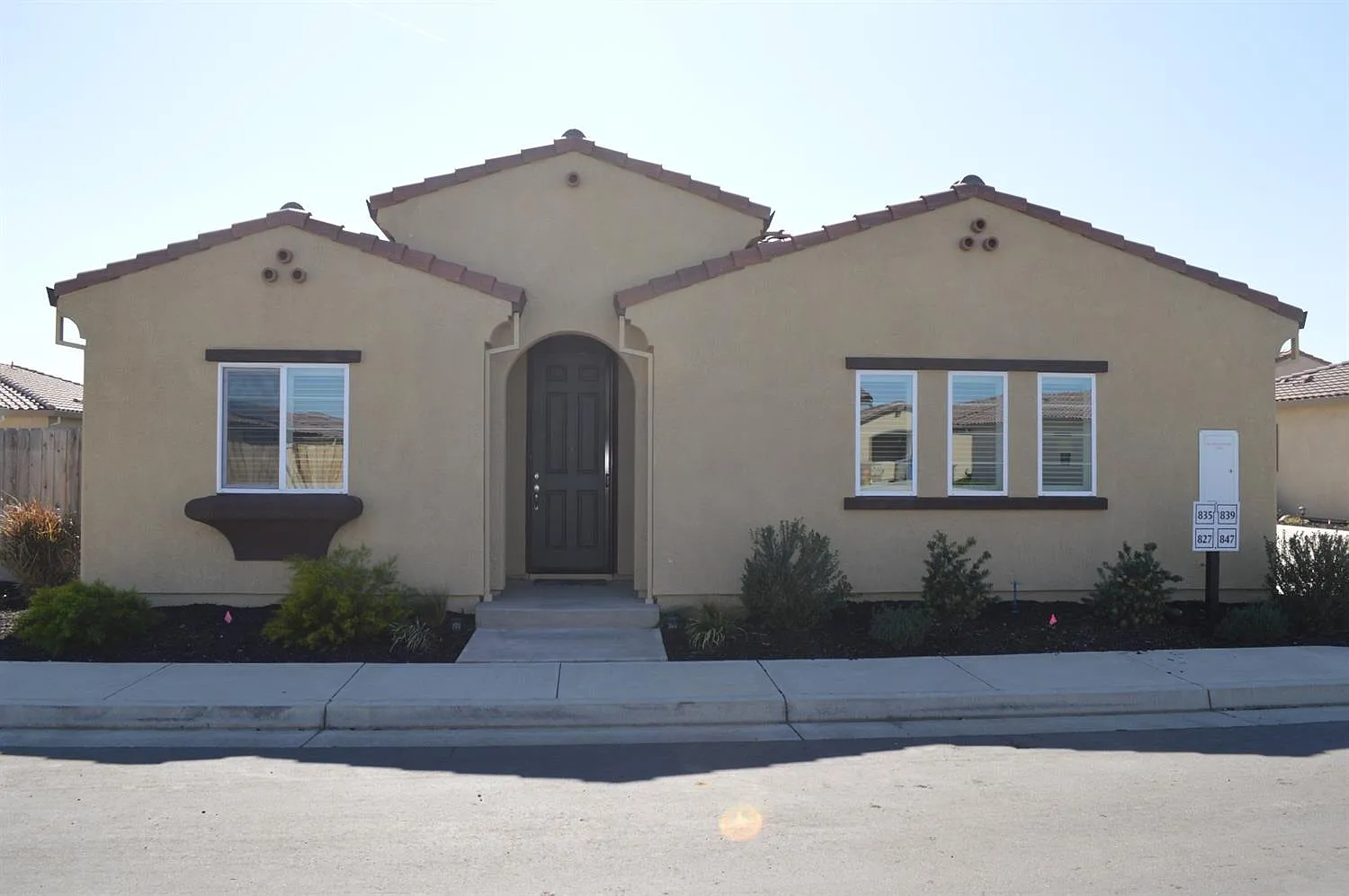 827 Fritz Dr photo 1