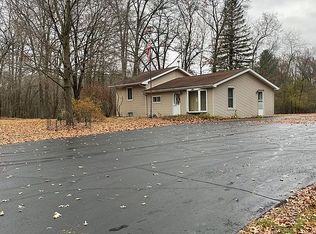 2024 E Blueberry Ln, Midland, MI 48642