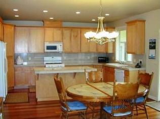 1243 SE Heather Ln, Dallas, OR 97338