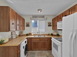 27 N Bedridge Way NE, Calgary, AB T3K 1M2