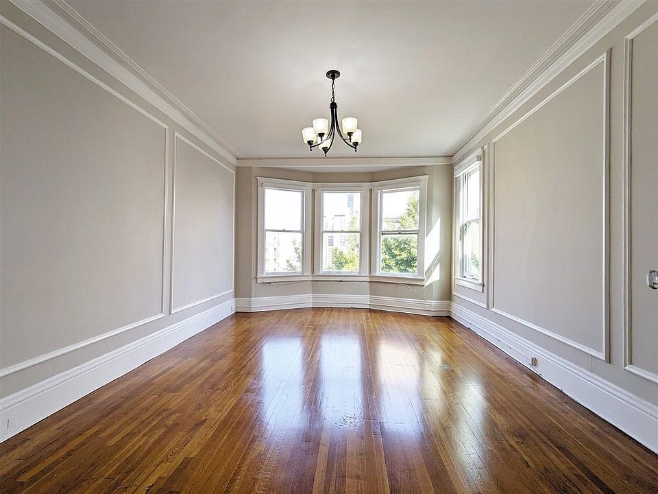 1st image of 2030 Franklin St #402