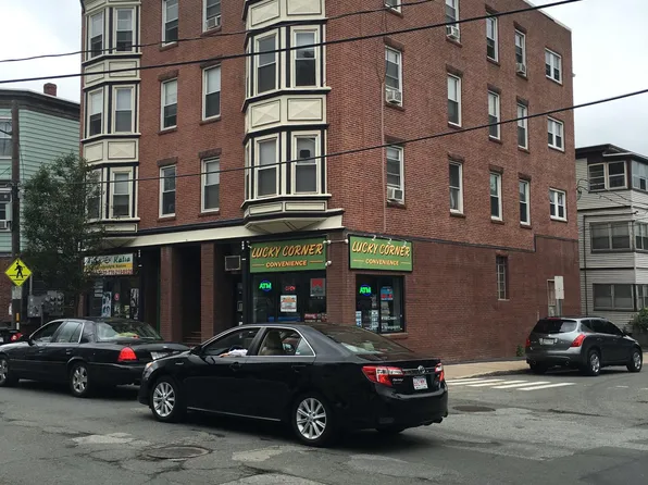 208 Washington St APT 3, Somerville, MA 02143