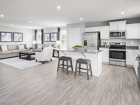 4th image of 595 Carothers Way