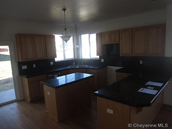 5th image of 1626 Sunny Hill Dr