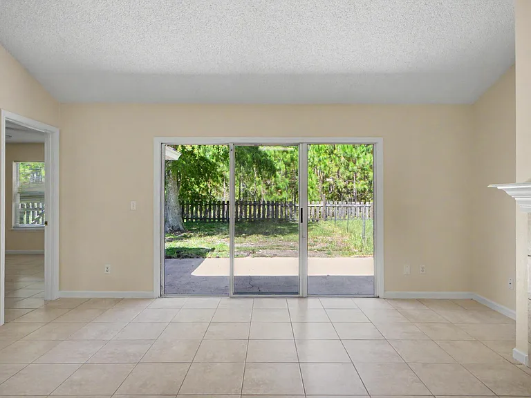 90 Buttonworth Dr #A — Photo 6
