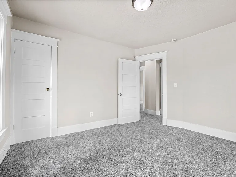 511 W Church St — Photo 13