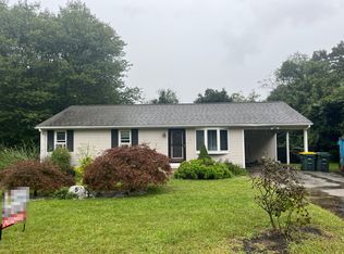 5 Sutton St, Smithfield, RI 02828