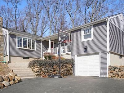 153 Swan Rd, Smithfield, RI, 02917