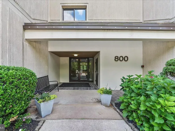 800 Avondale Rd APT 2K, Wallingford, PA 19086