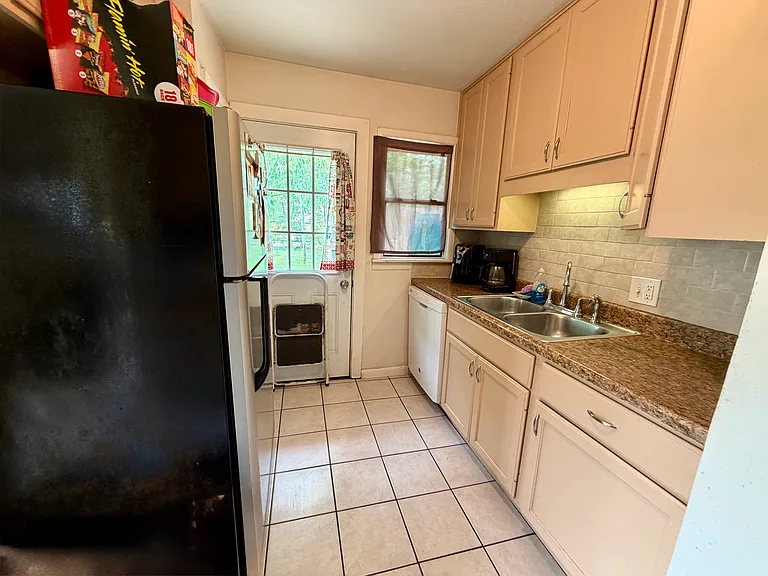 10640 Aledo Dr — Photo 3