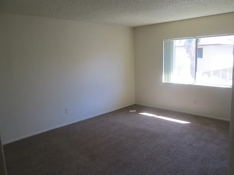 1381 Barstow Rd #D — Photo 8