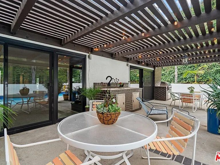 3135 Chandelle Rd — Photo 25