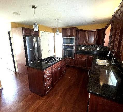 3rd image of 9808 Spinnaker St