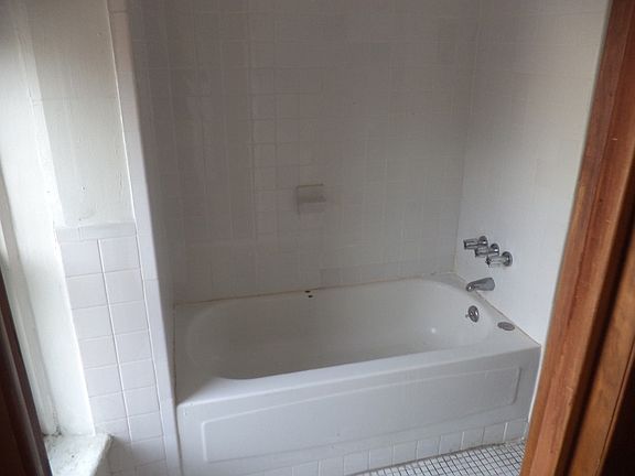 5th image of 229 Dekalb Ave #2