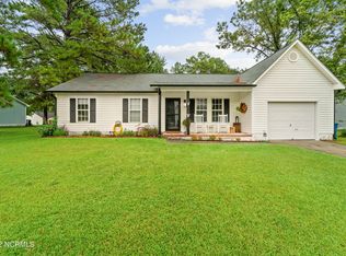 128 Sweetwater Dr, Jacksonville, NC 28540