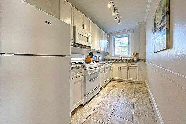 1st image of 257 Washington St APT 3