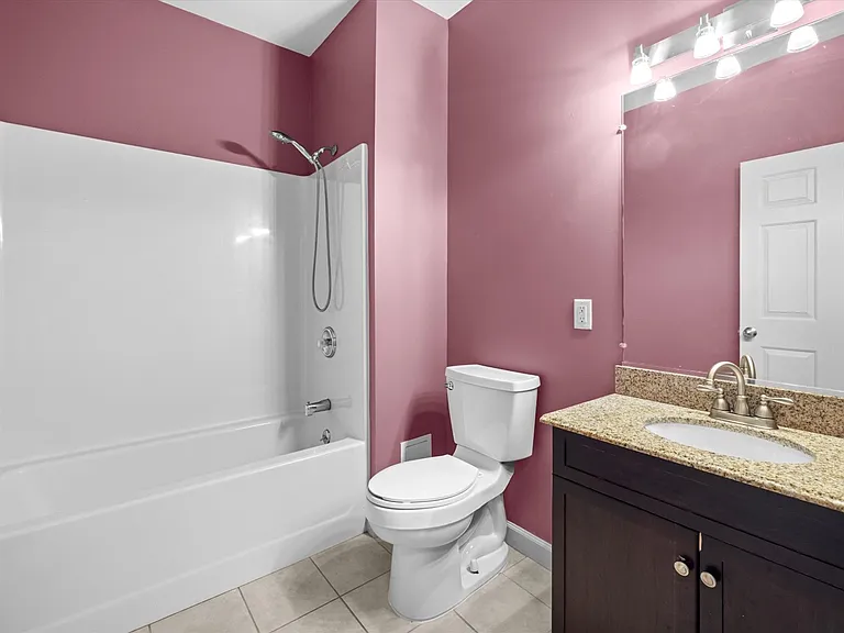 21 Hampshire Rd #101 — Photo 4