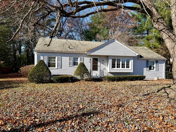 31 Pineywood Rd, Southwick, MA 01077