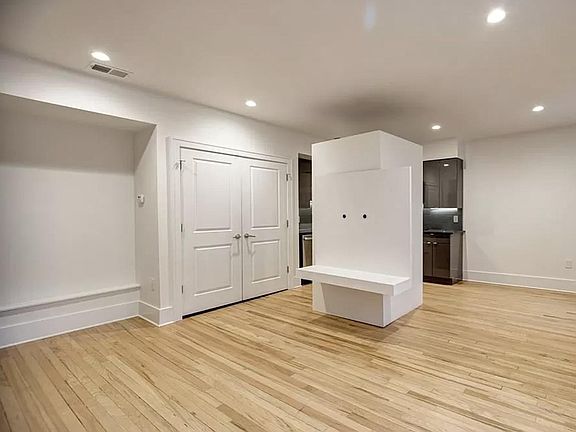 3rd image of 8015 Agnes Ave #307