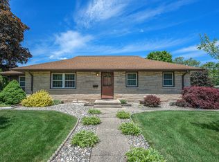 421 Country Club Blvd, Battle Creek, MI 49015
