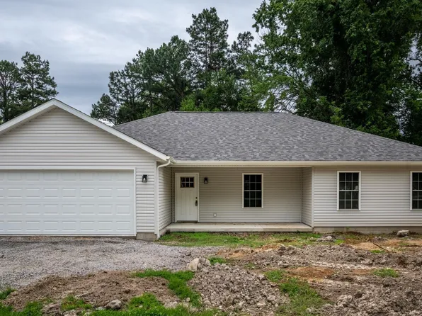 635 Anderson St, Carterville, IL 62918