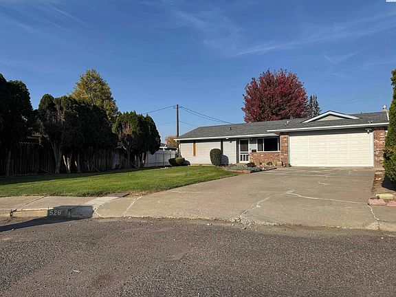 2nd image of 526 Lillie Ln