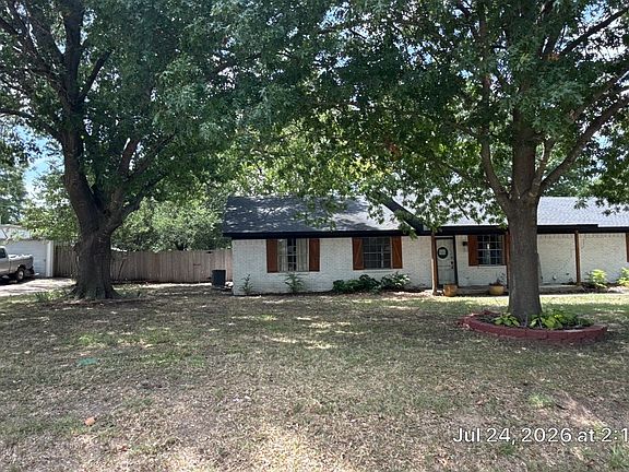 2nd image of 7 Amity Ln