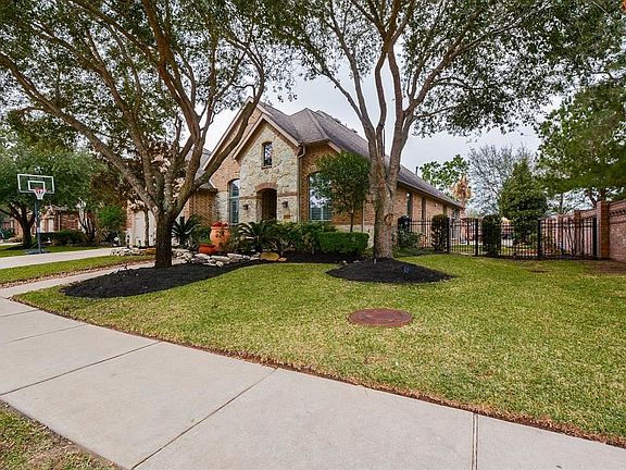 2nd image of 26010 Pepper Bend Ln