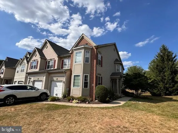 401 Shannon Ct, Warminster, PA 18974