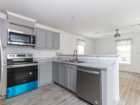 5th image of 1320 Hand Ave #81