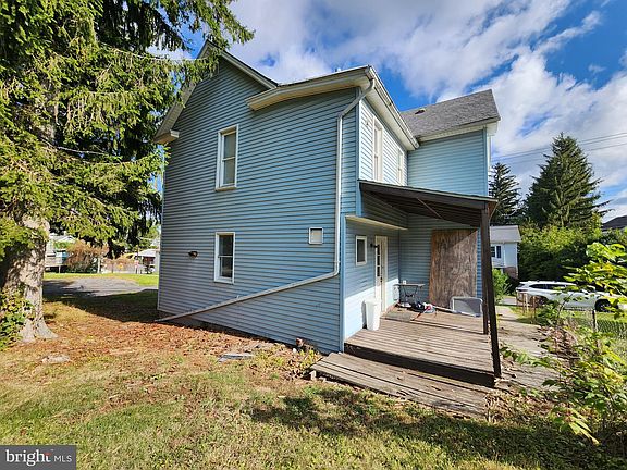 2nd image of 133 E College Ave