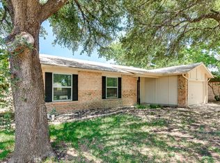 7113 Edinburg Dr, North Richland Hills, TX 76182