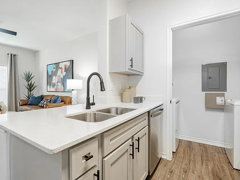 9th Street Apartments — Photo 10