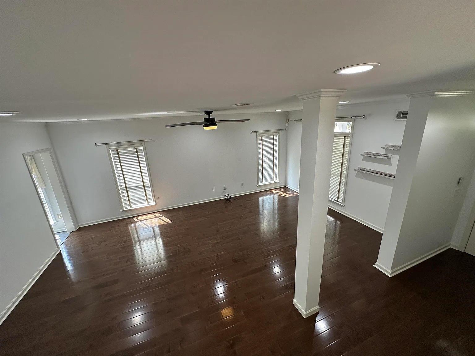 3 bed, 2.5 bath, 1755 sqft, $2,595 — Photo 2