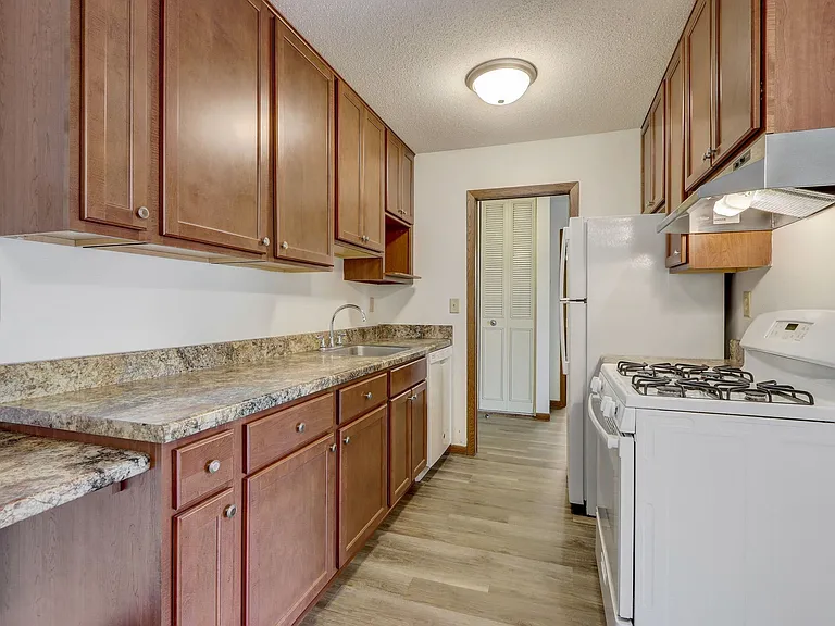 Sumter Green Apartments — Photo 41
