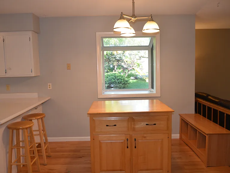 Devonshire Ln — Photo 9
