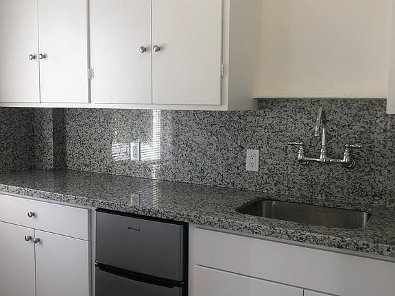 5th image of 1204 Capuchino Ave APT 4