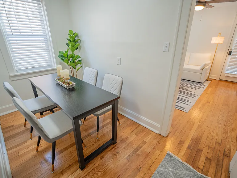 1111 W 41st St #1W — Photo 14
