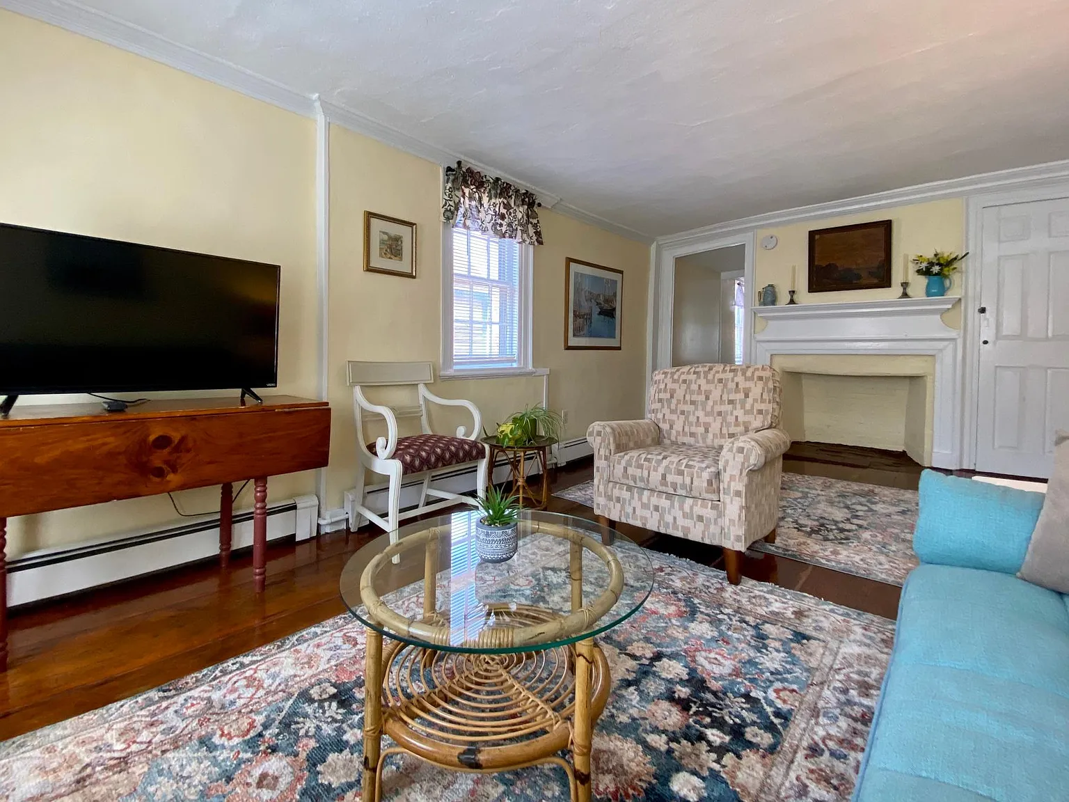 1 bed, 800 sqft, $2,400 — Photo 2