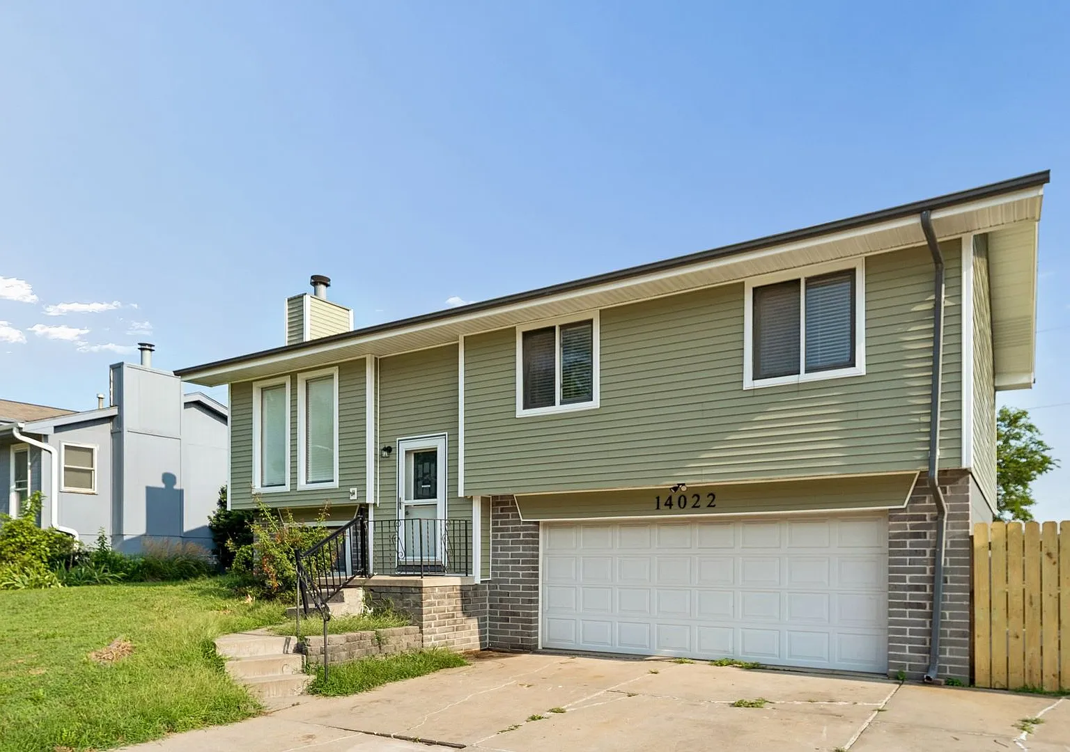 3 bedroom Millard Home! — Photo 2