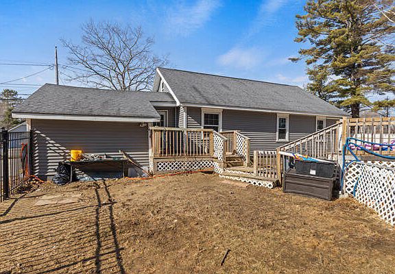 3rd image of 32 Grove Street