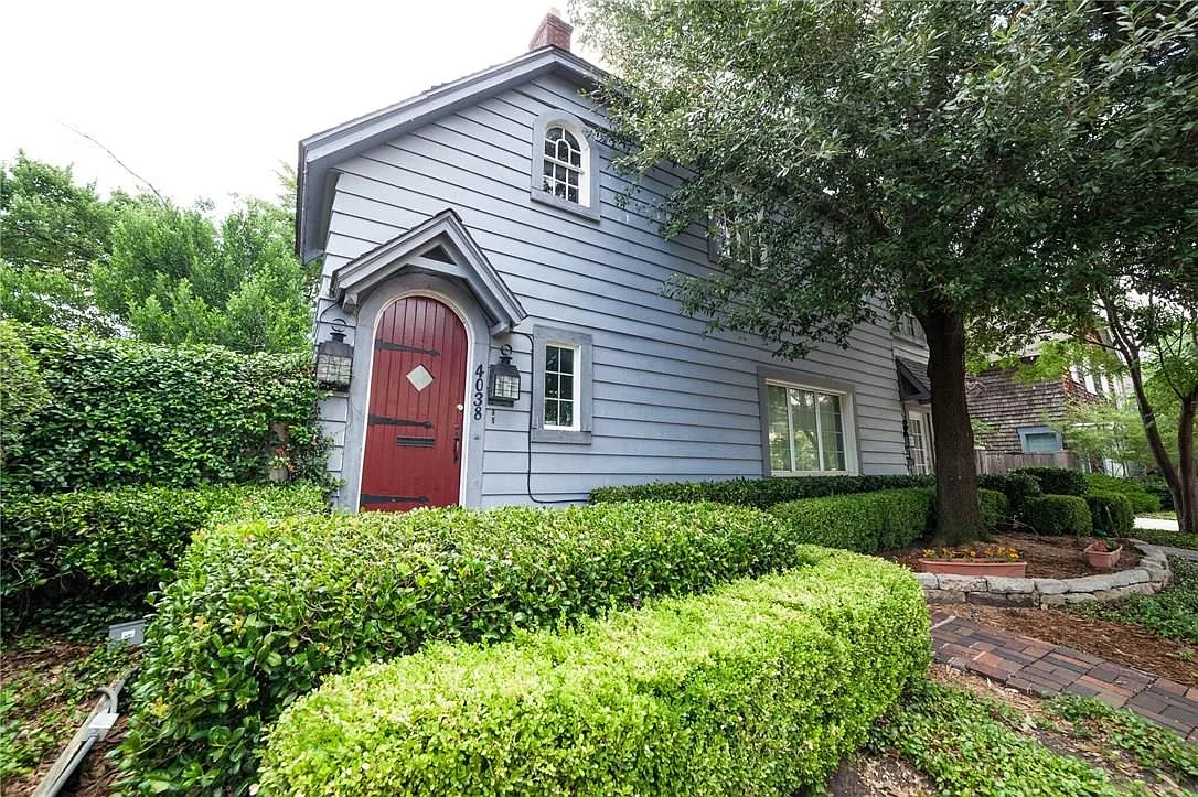 1 bed, 921 sqft, $1,700 — Photo 1