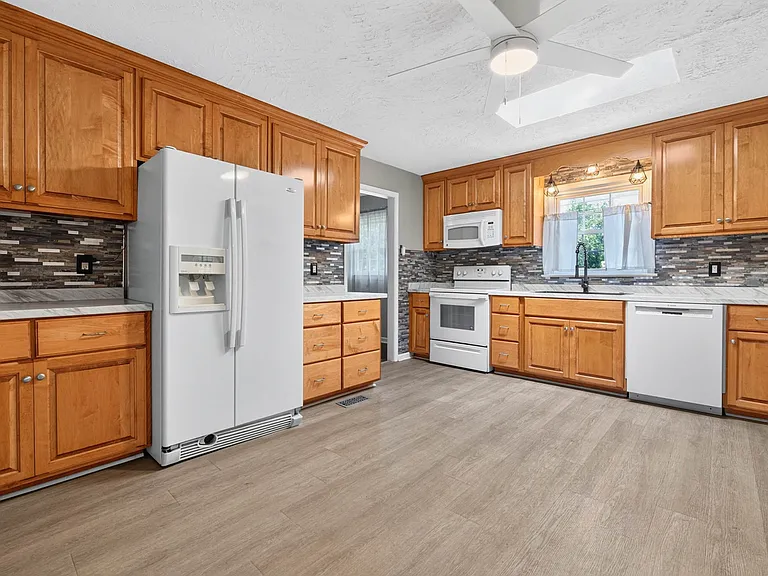 21 Aspenwood Dr — Photo 33