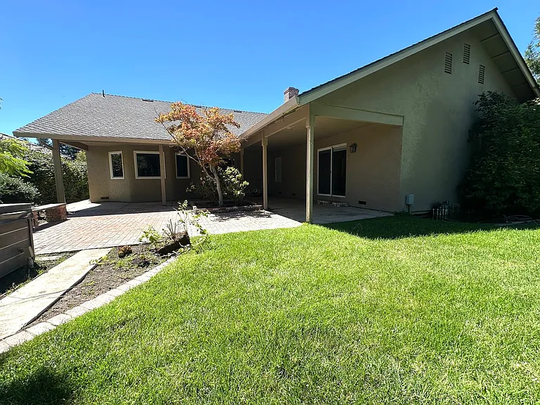 3450 Sarolou Dr — Photo 6