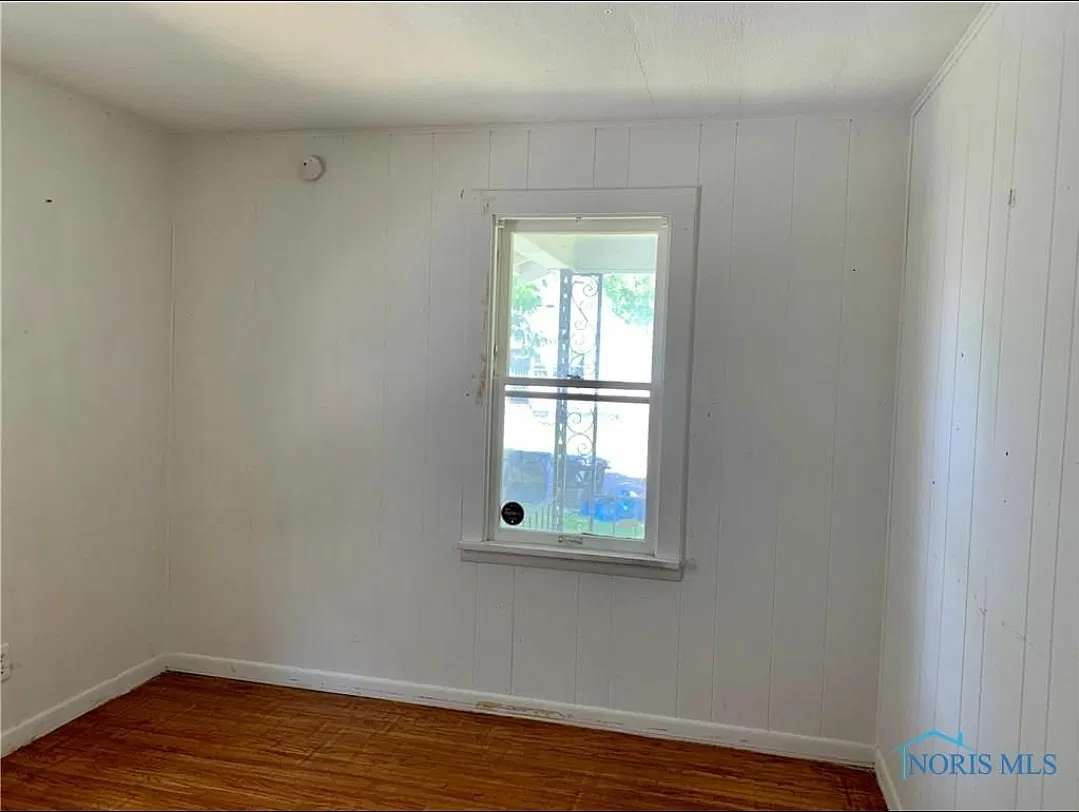 3 bed, 920 sqft, $1,195 — Photo 2