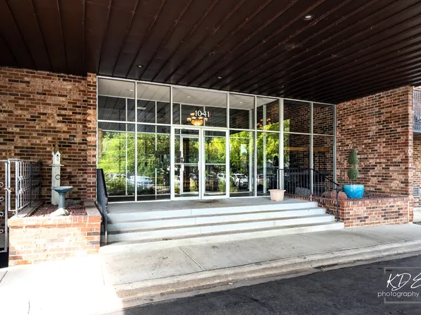 1041 W Ogden Ave #2-121, Naperville, IL 60563